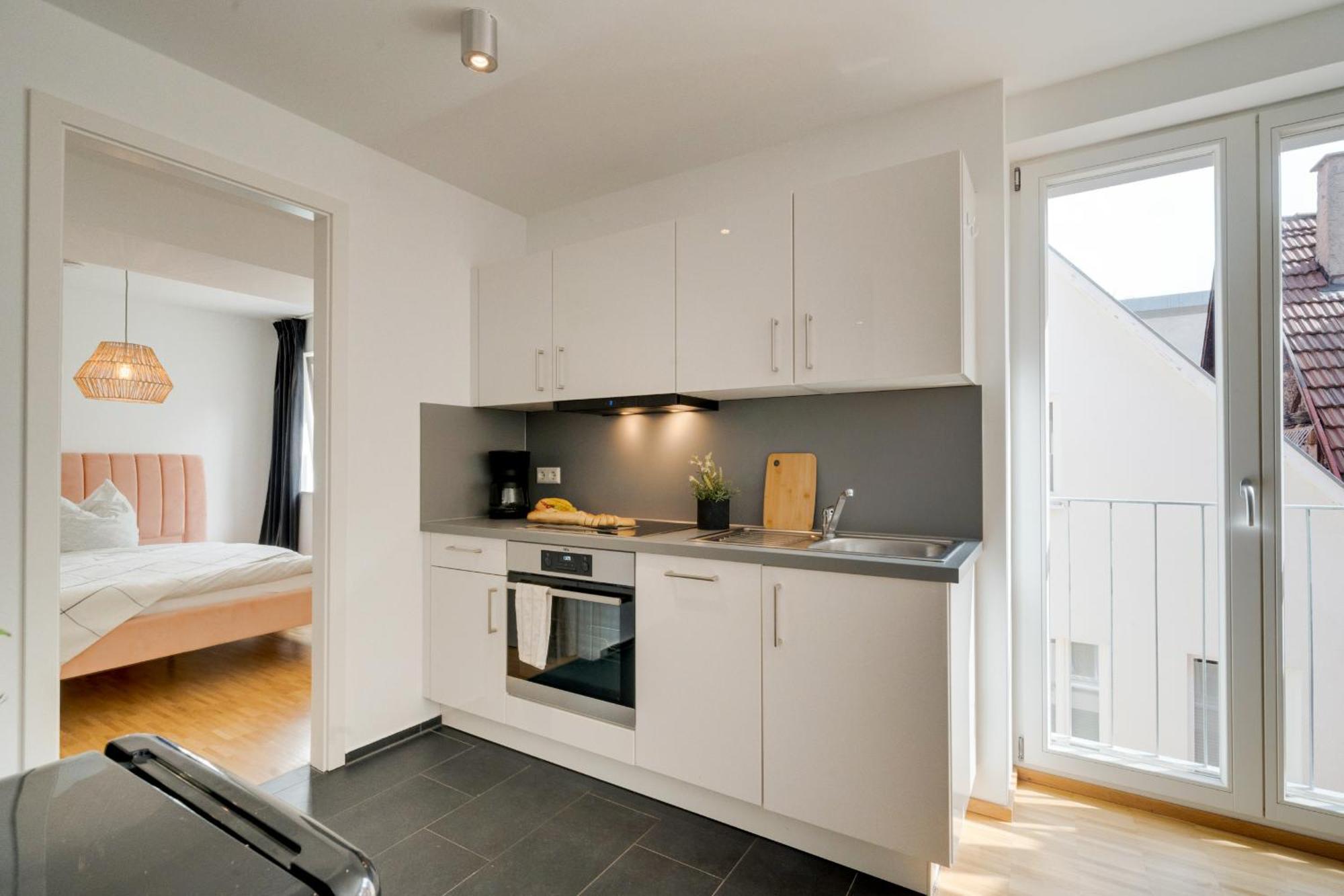 Altstadt Apartment 2 Zimmer Am Weibermarkt ロイトリンゲン エクステリア 写真