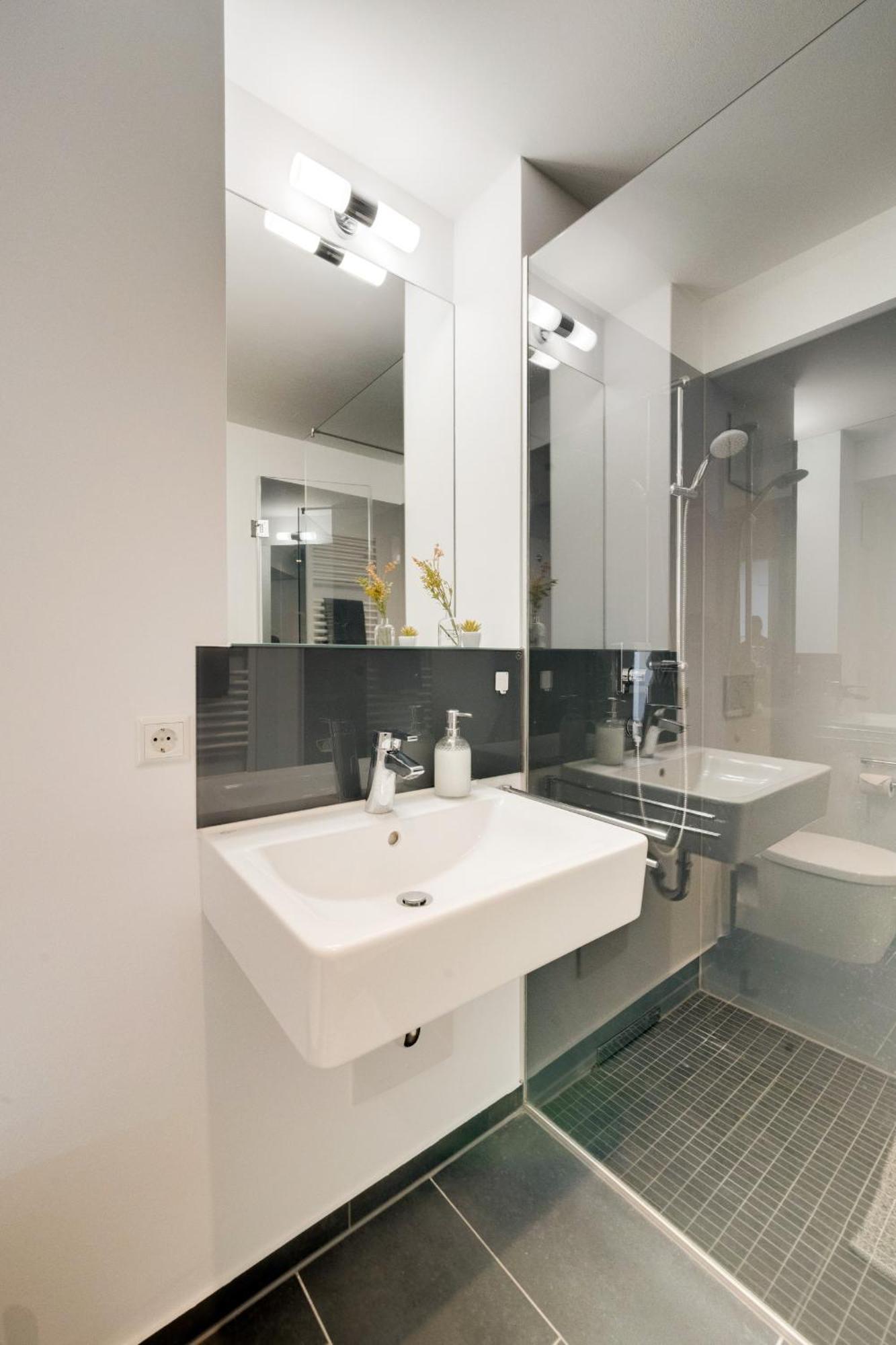Altstadt Apartment 2 Zimmer Am Weibermarkt ロイトリンゲン エクステリア 写真